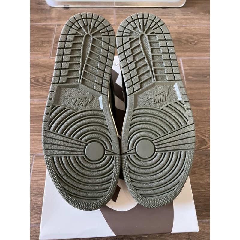 Travis Scott Jordan 1 Low Medium Olive Sz 9.5